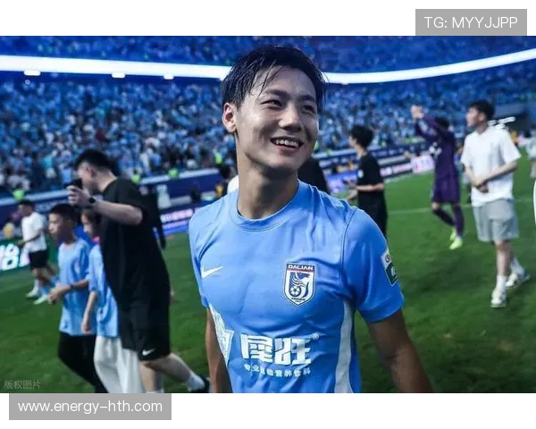 9块9小黄袋足球球星卡热潮揭秘 超值收藏价值引发球迷热议