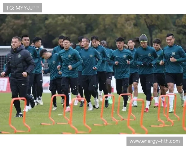 八十年代中国足球传奇球星回顾与辉煌时刻解析