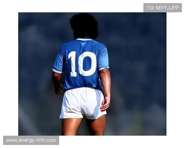 足球世纪十大球星排名揭秘 谁是足坛历史最佳的十位传奇人物