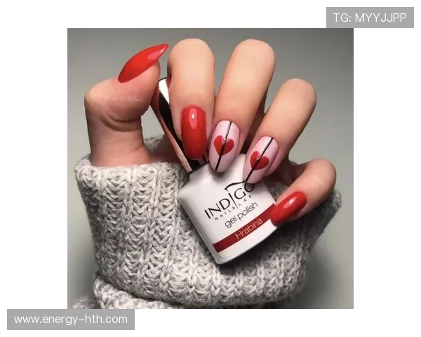 足球明星潮流：涂脚指甲油高清图片赏析