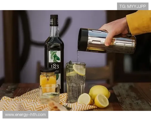 足球水杯联名球星限定版设计灵感与收藏价值全面解析